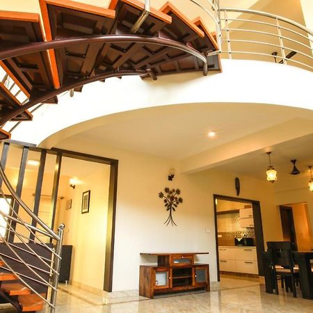 Falcon Suites Yelahanka New Town Бангалор Екстериор снимка